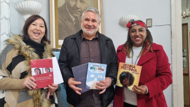 yH5BAEKAAEALAAAAAABAAEAAAICTAEAOw== Jorge da Luz representou a Alenrio no Café Literário de Cruz Alta
