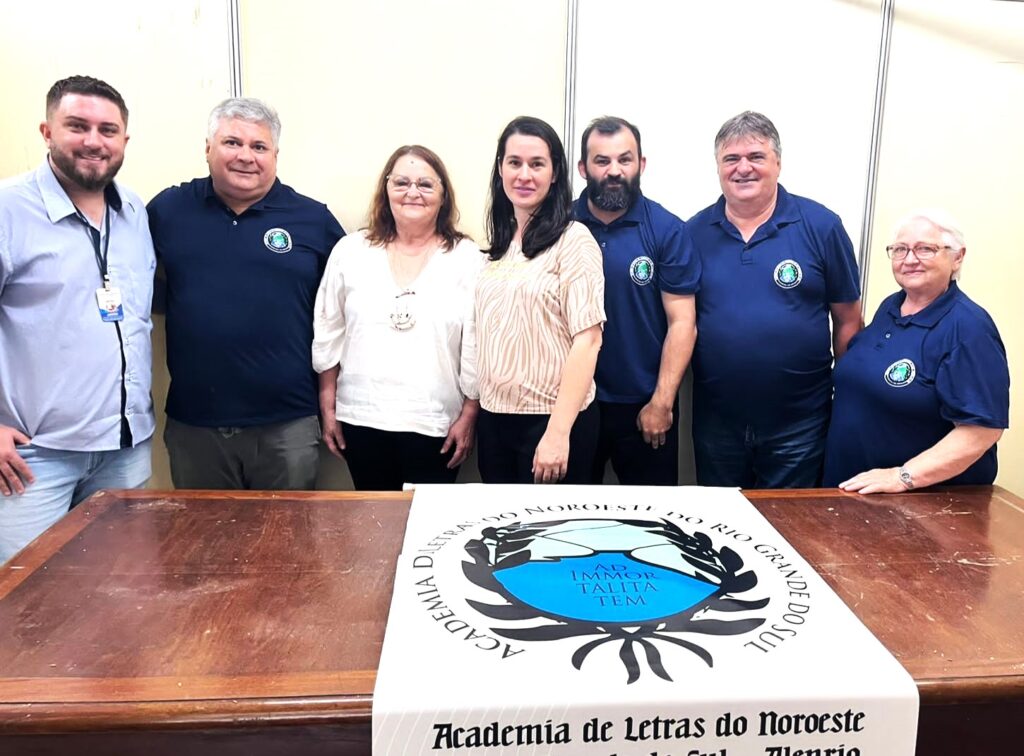 Reuniões com o Executivo e Legislativo de Tucunduva abordam projetos literários e culturais